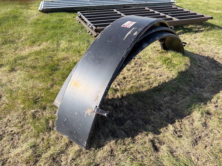 bextra-west-round-bale-hay-feeder-extension-image-1