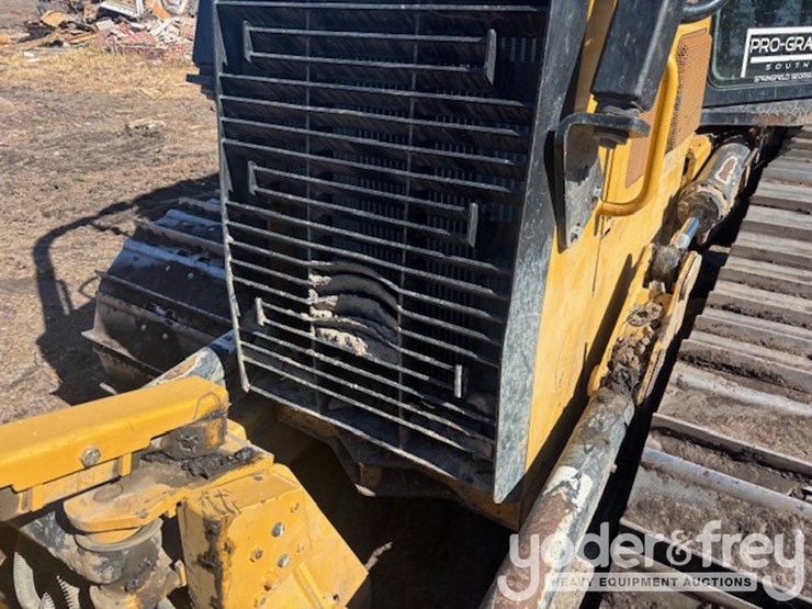2016-caterpillar-d5k2-lgp-image-9