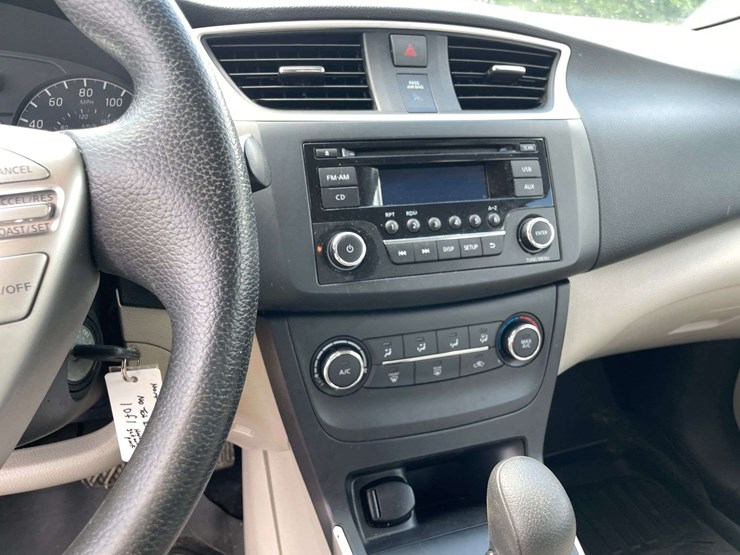 2017-nissan-sentra-4-door-sedan-(130,684-miles)-image-13