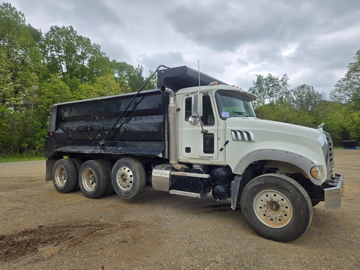 #24295-•-2011-mack-gu713-dump-truck-image-23