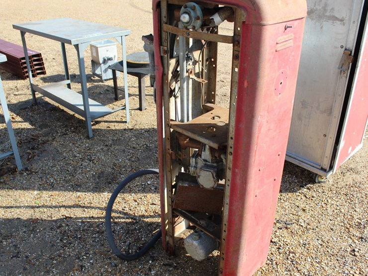 #5100-•-old-gas-pump-image-10