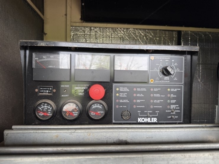 2004-john-deere-4045t-image-13
