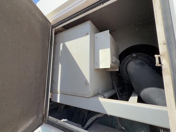 wisper-watt-dca-400ssv-generator-image-12