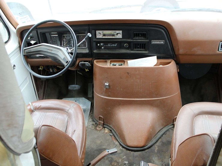 1982-ford-ecoline-work-truck-e-350-1fdje37g6cha21219-mileage:-39415-image-11