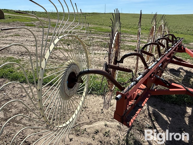 hesston-3981-image-11