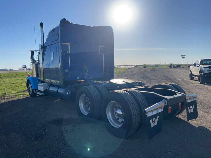 2004-western-star-semi-image-8