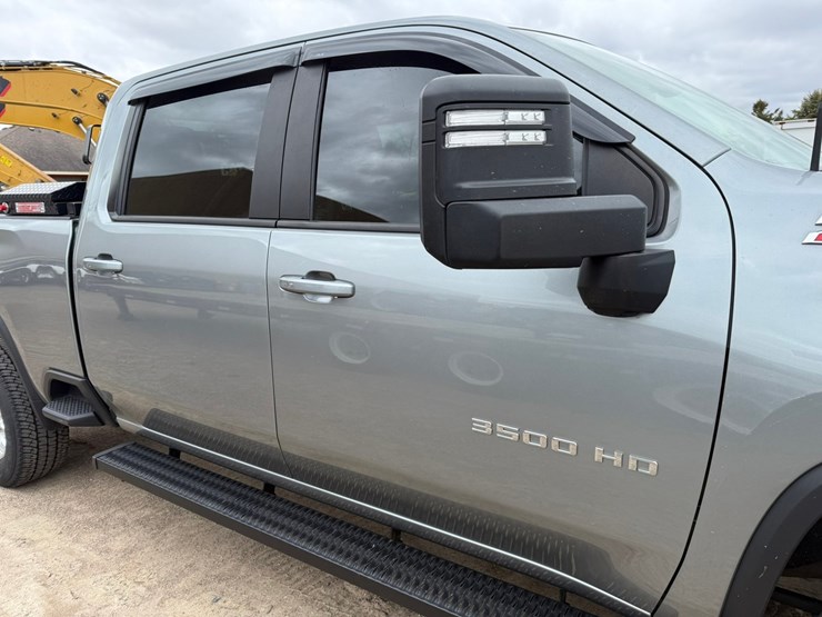 2024-chevrolet-3500-image-26