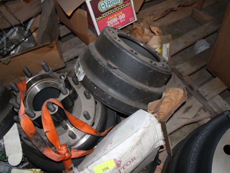 pallet-of-various-automotive-parts-image-7