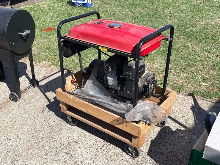 #7001-•-chicago-electric-generator-image-4