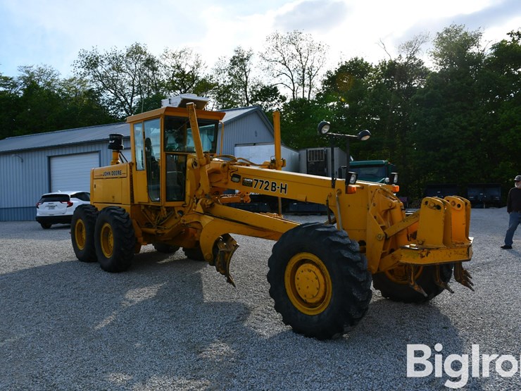 1989-deere-772bh-image-3