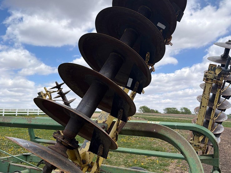 john-deere-230-image-7