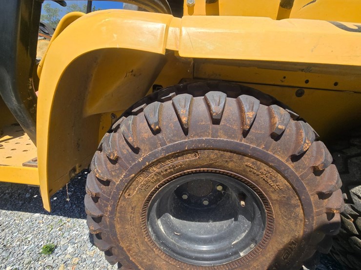 #24312-•-caterpillar-worksite-6x4-image-50
