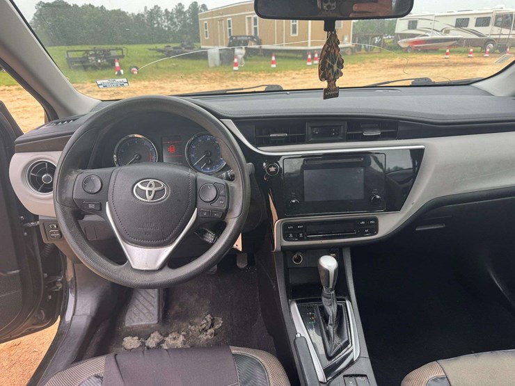 2018-toyota-corolla-le-4dr-sedan---150,323-miles-image-12