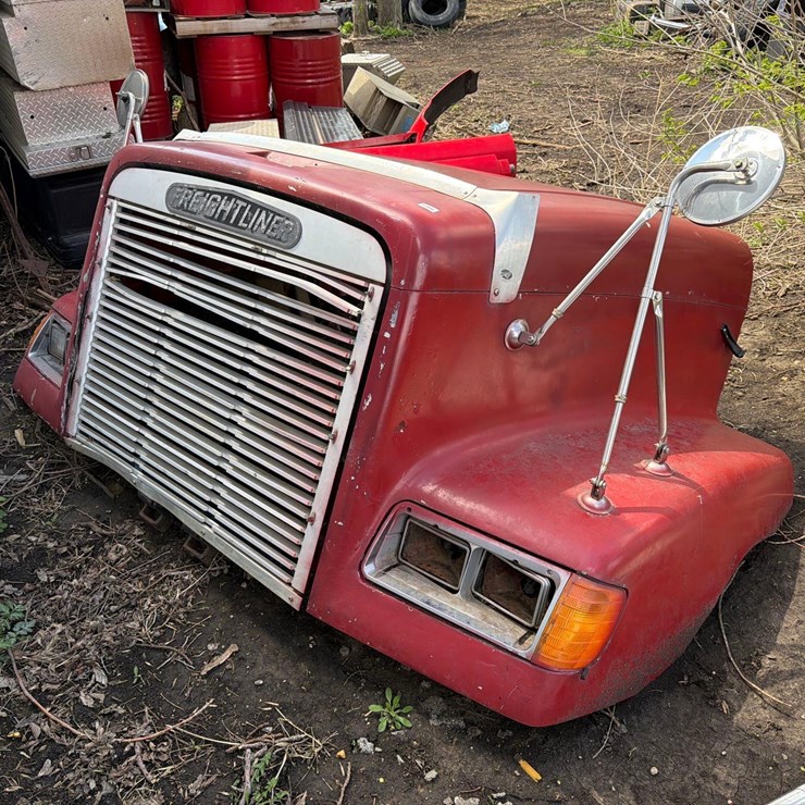 FREIGHTLINER FLD112