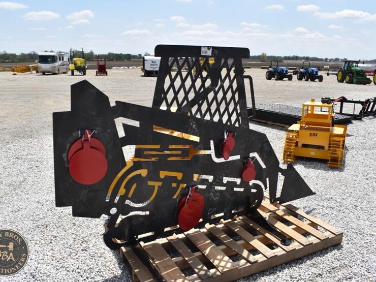 skid-steer-shooting-target-44988-image-2