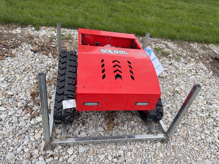 2026-mms-ms800-tracked-mower-image-8