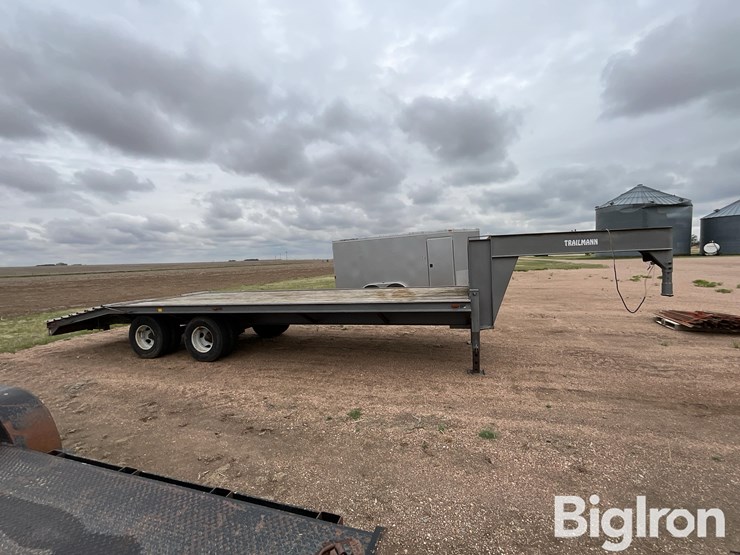 1993-trailmann-8’6”x25’-t/a-gooseneck-flatbed-trailer-image-4