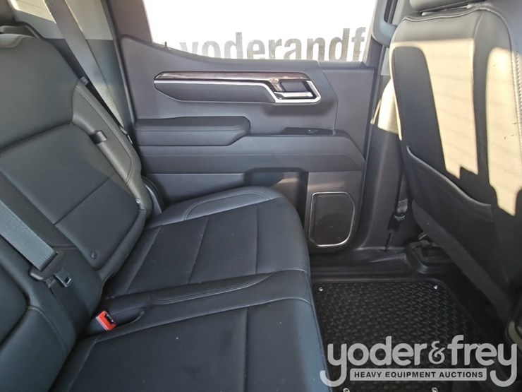 2022-chevrolet-silverado-1500-image-27