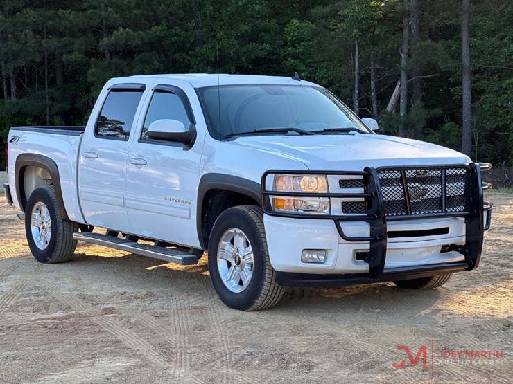 2011-chevrolet-silverado-1500-image-1