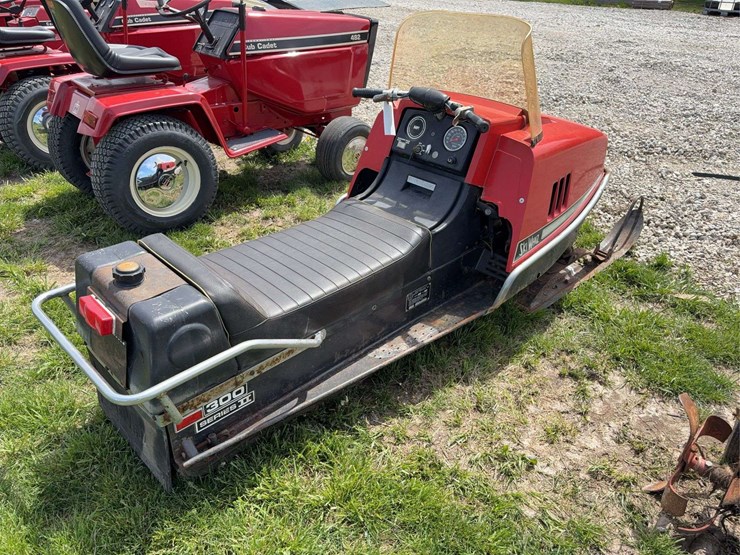 1972-massey-ferguson-300-image-5