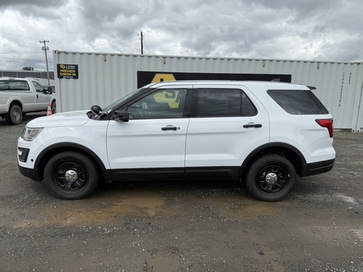 2018-ford-explorer-image-7