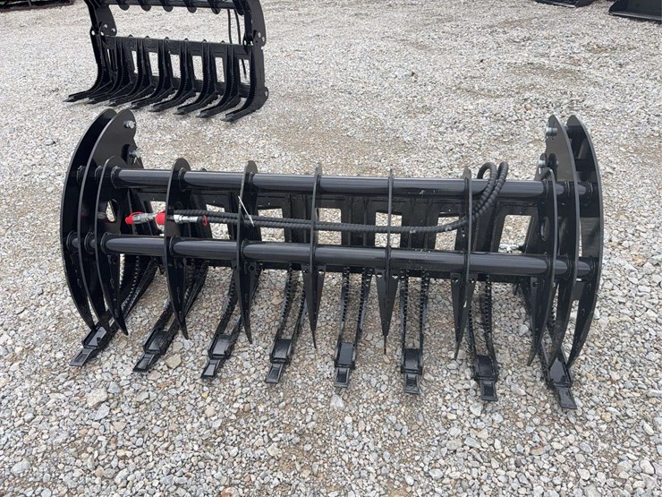 2026-giyi-72"-skid-steer-grapple-image-2