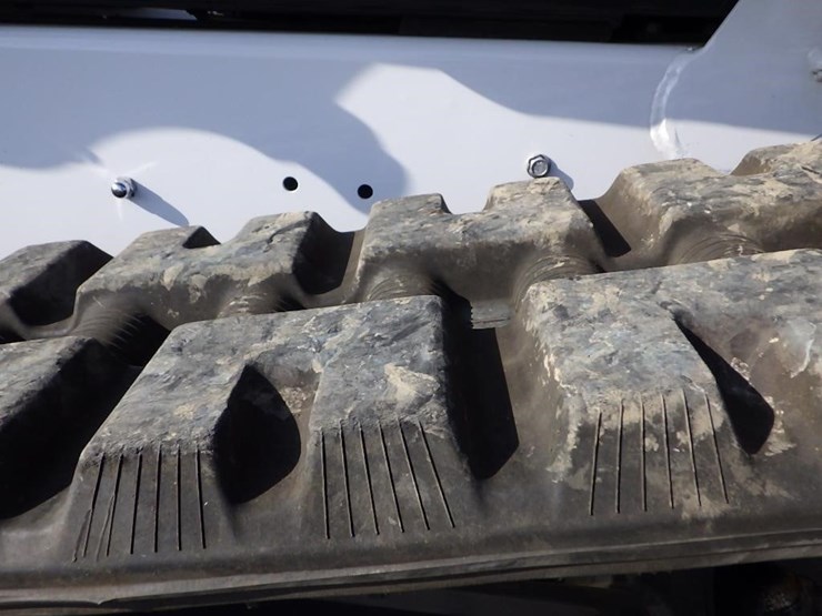 2022-bobcat-t550-image-33