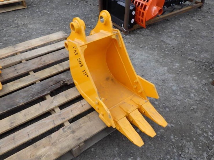 caterpillar-303-image-4