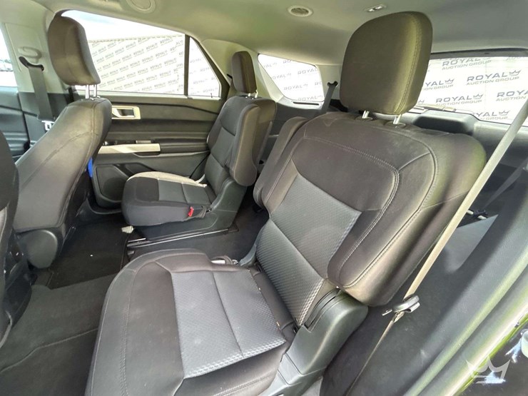 2022-ford-explorer-image-22