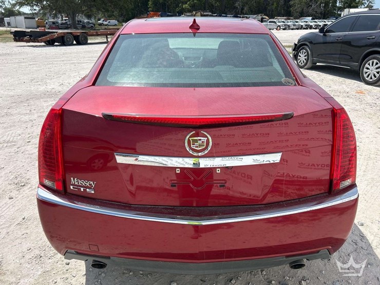 2010-cadillac-cts-sedan-image-22