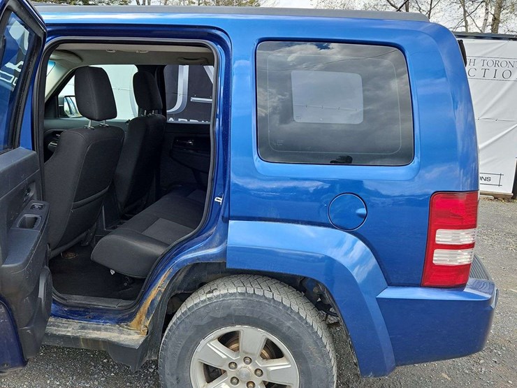 2009-jeep-liberty-image-11
