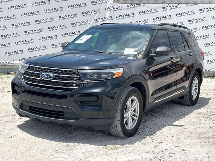 2022-ford-explorer-image-1
