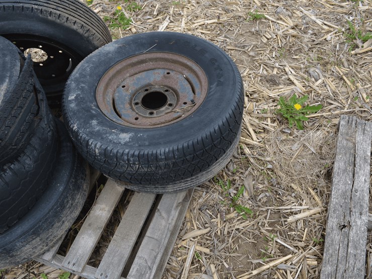 pallet-of-implement-tires-image-6