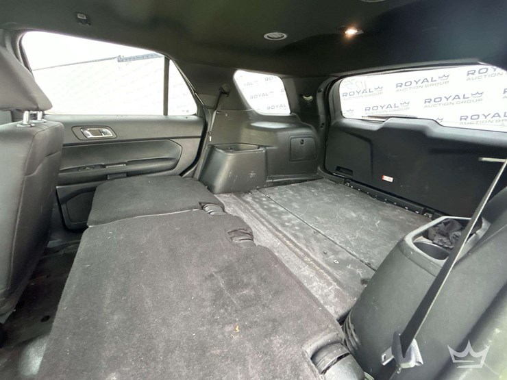 2019-ford-explorer-image-23