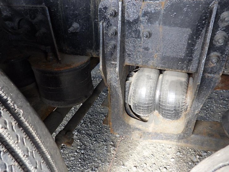 2014-caterpillar-ct660-image-21