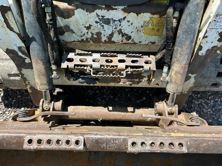 2021-bobcat-t595-image-10