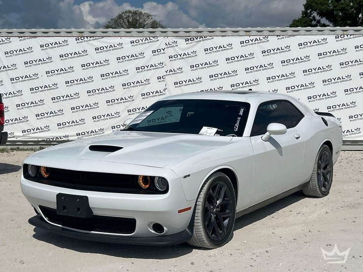 2023-dodge-challenger-coupe-image-1