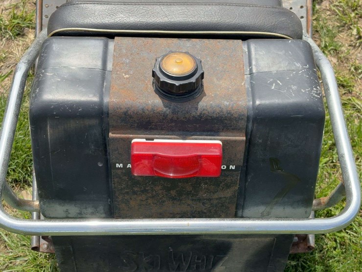 1972-massey-ferguson-300-image-18