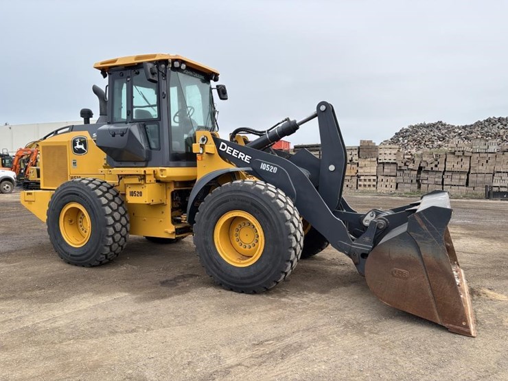 2023-john-deere-544-image-2