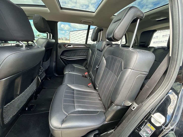 2013-mercedes-benz-gl450-image-23