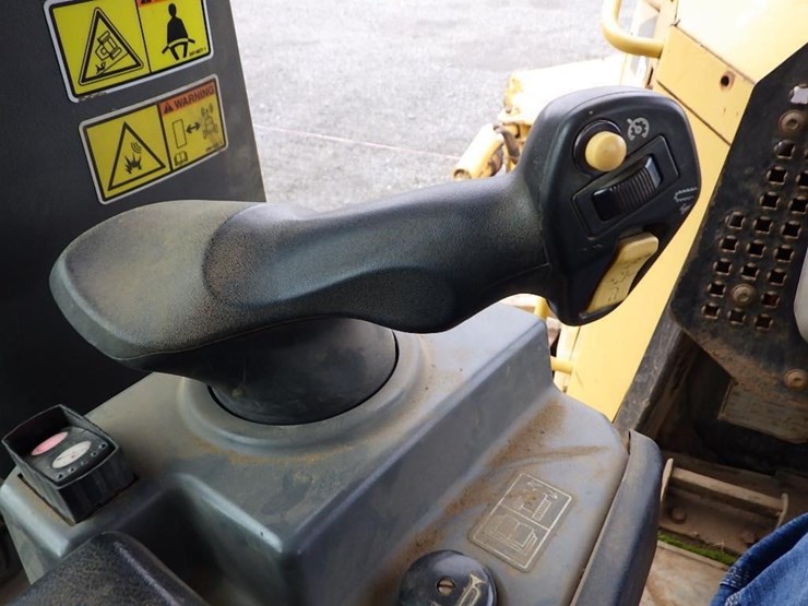 2011-caterpillar-d7e-image-36