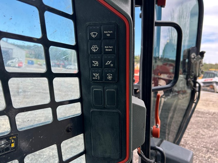 2022-bobcat-t66-image-21