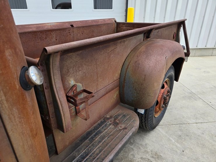#31-•-1948-studebaker-m15-pick-up-truck-image-32