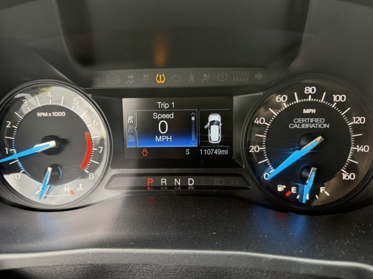2018-ford-explorer-image-25