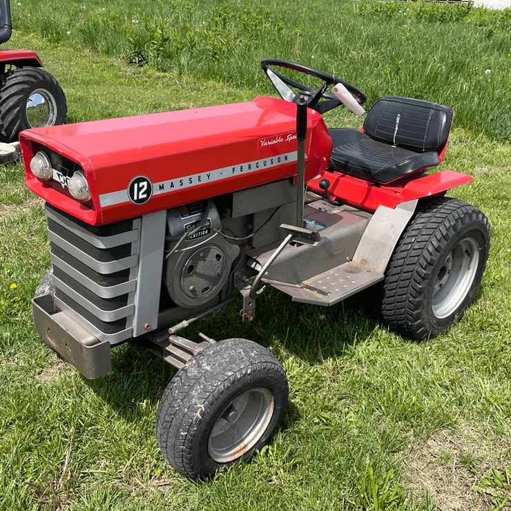1972 MASSEY-FERGUSON 12