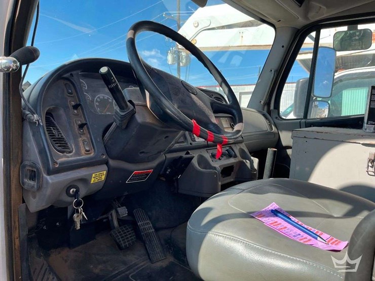 freightliner-m2-106-image-20