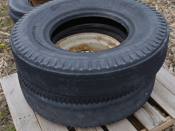 8-bolt-wheel-and-tires-image-1