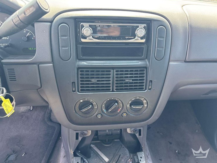2002-ford-explorer-image-16