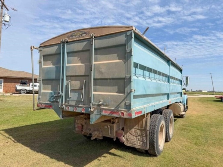 1974-international-durastar-4200-image-11