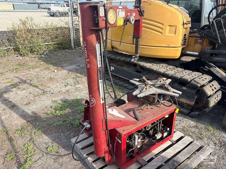 coats-rim-clamp-tire-changer-image-2